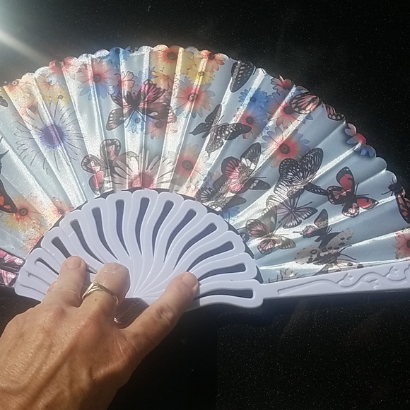 Fans - Picture 4 of 5